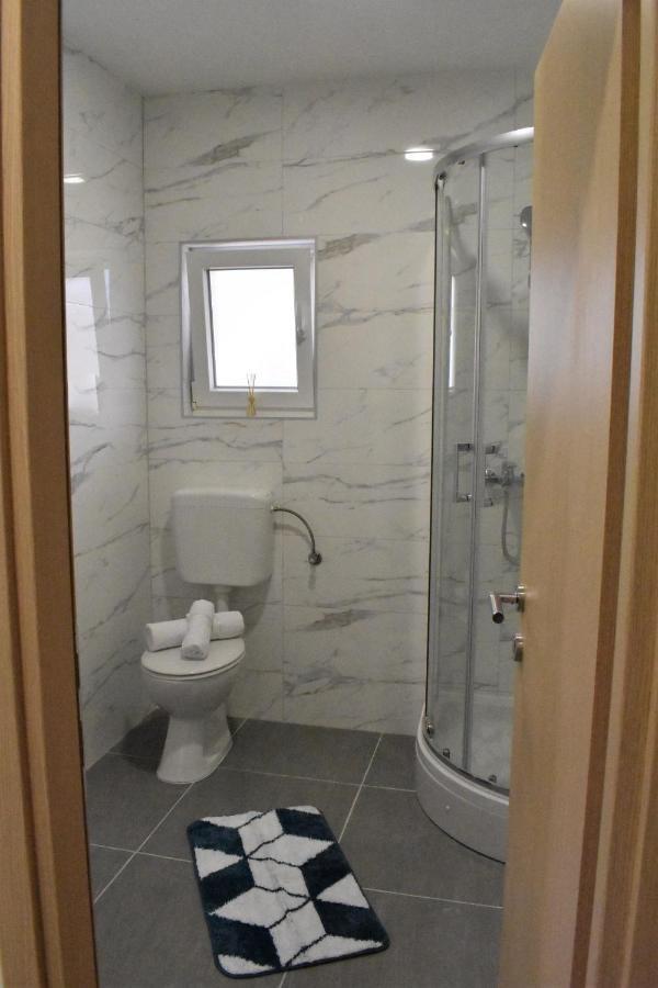 Apartmani Skorpion Каштела Экстерьер фото