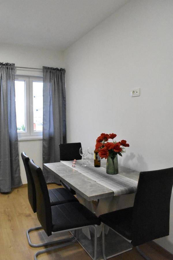 Apartmani Skorpion Каштела Экстерьер фото