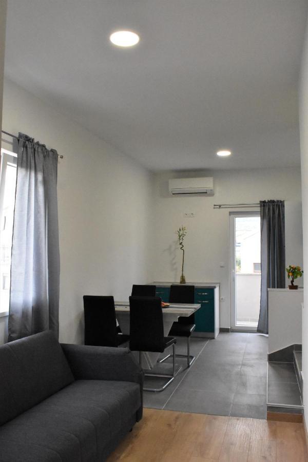 Apartmani Skorpion Каштела Экстерьер фото