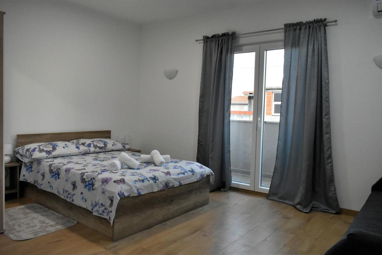 Apartmani Skorpion Каштела Экстерьер фото